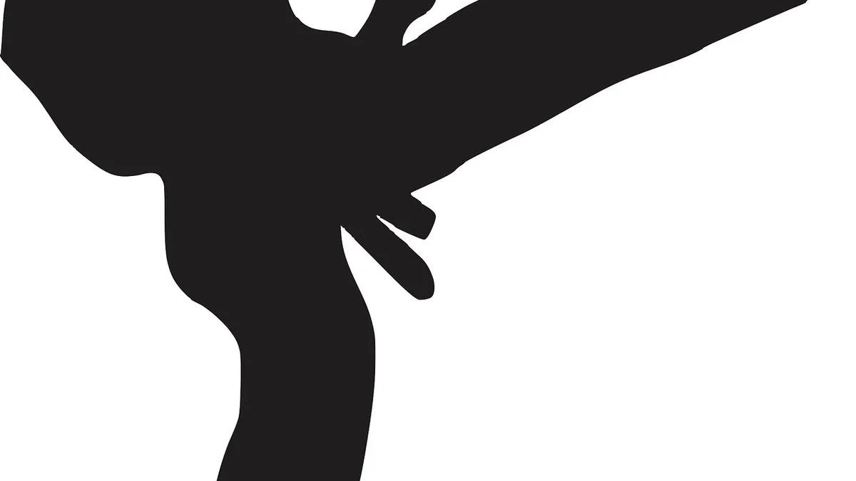 阵容结构重塑与角色分工：尼克斯29分逆转马刺的战术密码